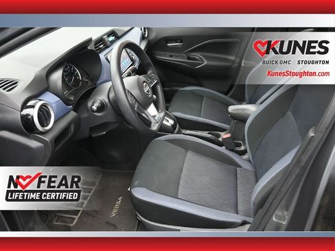 Used 2023 Nissan Versa SV image 14