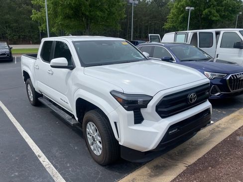 Used 2024 Toyota Tacoma SR5 image 2
