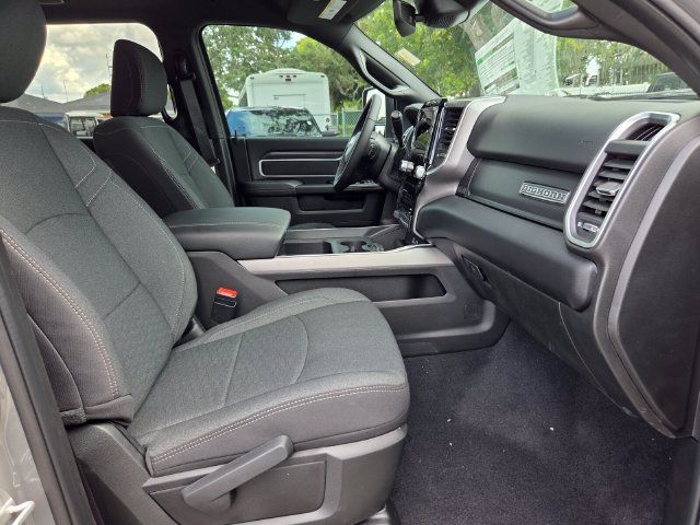 New 2027 RAM 3500 Big Horn AWD/4WD image 18