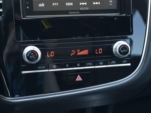 Used 2020 Mitsubishi Outlander SEL FWD image 32