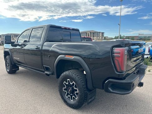Used 2024 GMC Sierra 2500 AT4X AWD/4WD image 4