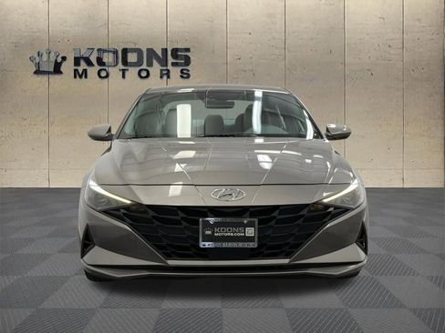 Used 2023 Hyundai Elantra SEL w/ Convenience Package image 3