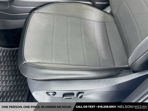 Used 2022 Volkswagen Taos SE FWD image 18