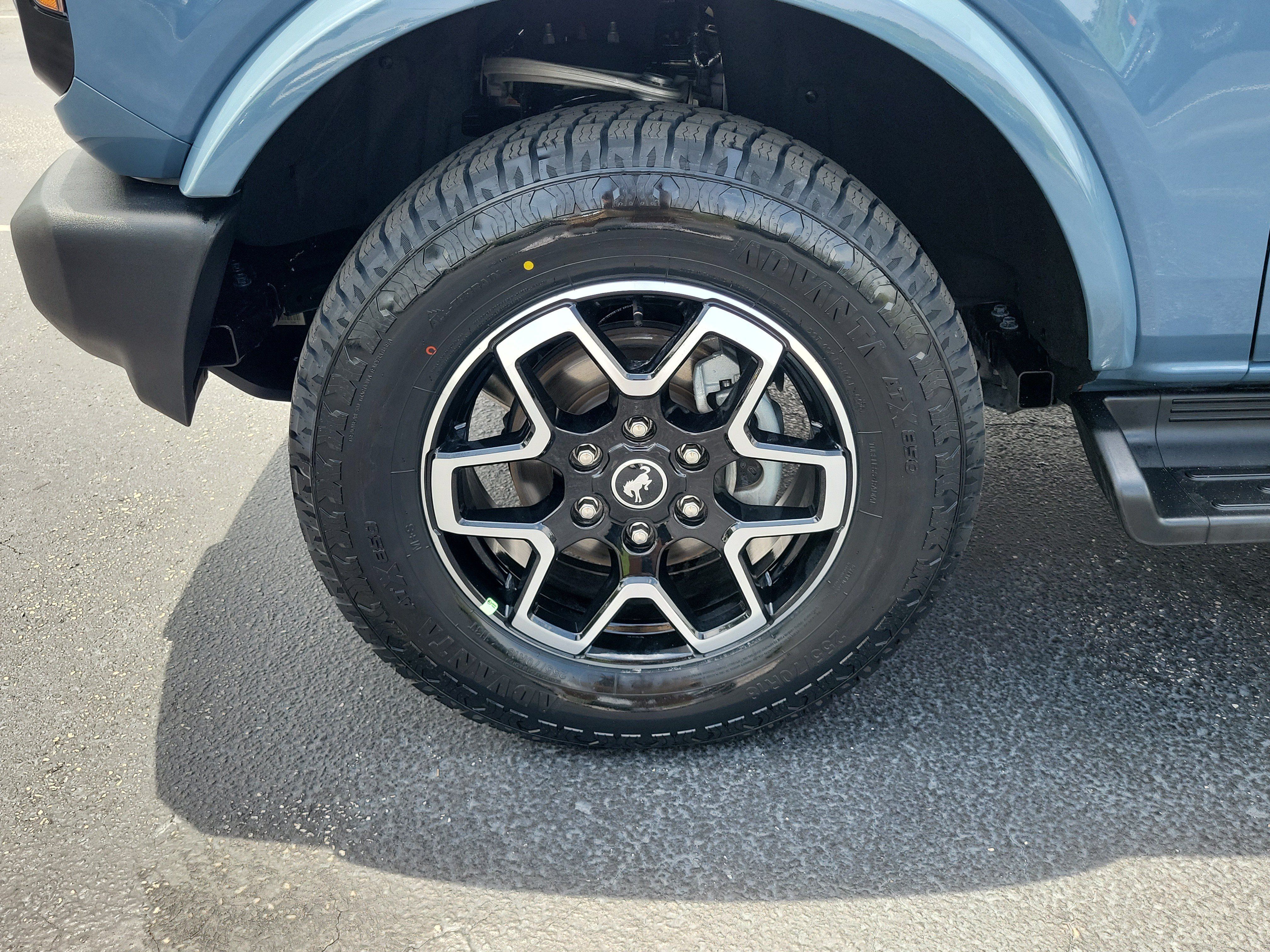 Certified 2025 Ford Bronco Outer Banks AWD/4WD image 5