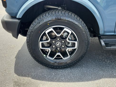Used 2025 Ford Bronco Outer Banks AWD/4WD image 5