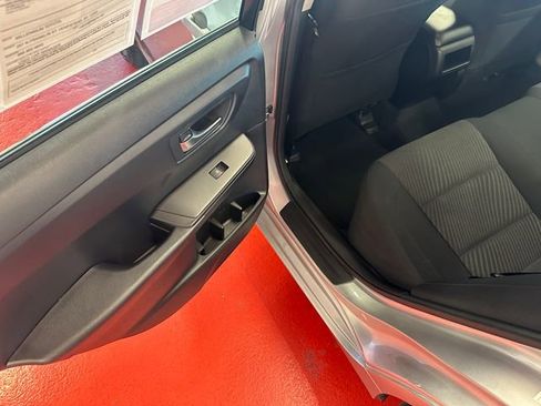 Used 2016 Toyota Camry LE FWD image 13