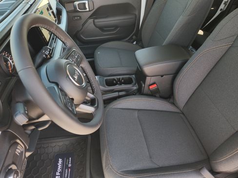 New 2026 Jeep Gladiator Sport AWD/4WD image 10