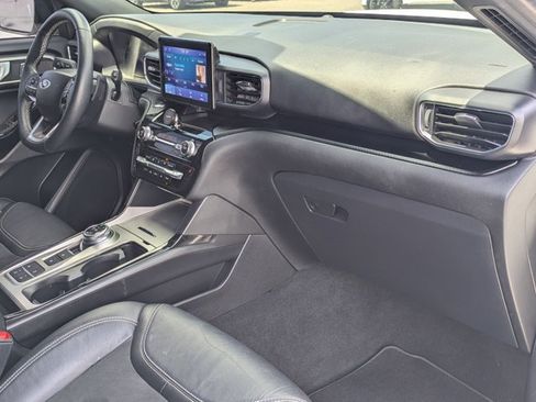 Used 2022 Ford Explorer ST w/ ST Street Pack image 22