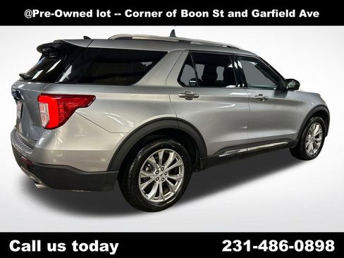 Used 2023 Ford Explorer Limited AWD/4WD image 5