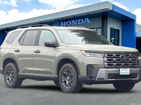New 2026 Honda Pilot TrailSport image 1