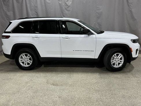Certified 2023 Jeep Grand Cherokee Laredo image 28