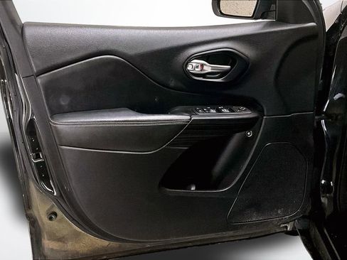 Used 2015 Jeep Cherokee Limited image 20