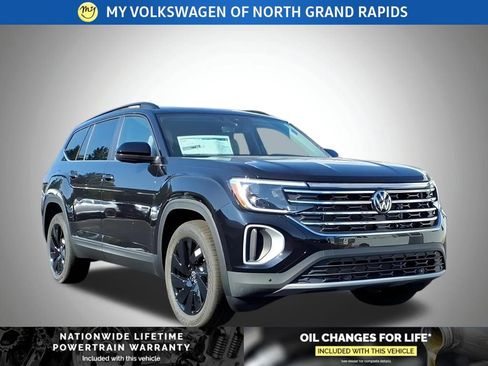 New 2026 Volkswagen Atlas SE image 1