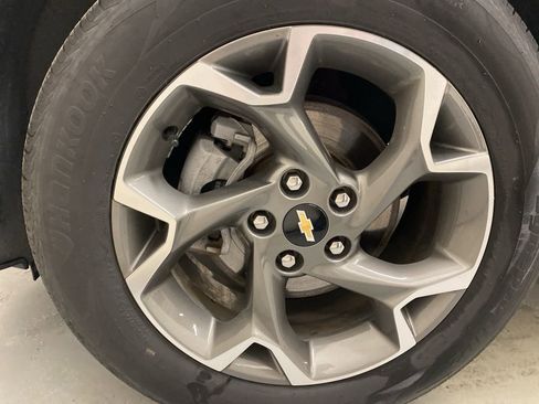 Used 2025 Chevrolet Trax LT FWD image 27