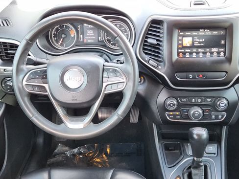 Used 2020 Jeep Cherokee Latitude Plus FWD image 26