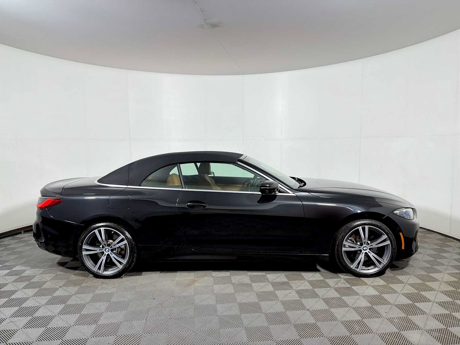 Used 2024 BMW 430i xDrive Convertible w/ Premium Package AWD/4WD image 7