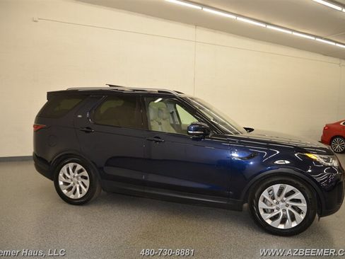 Used 2022 Land Rover Discovery S image 7