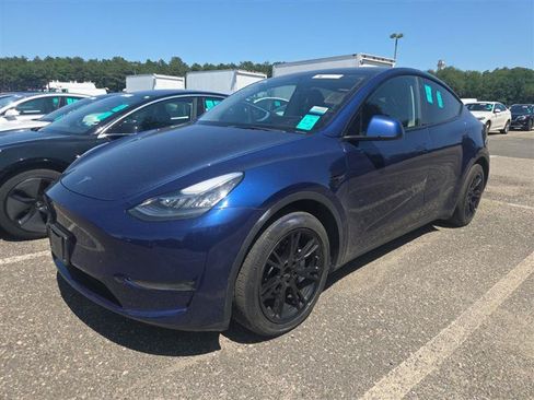 Used 2023 Tesla Model Y Long Range AWD/4WD image 3