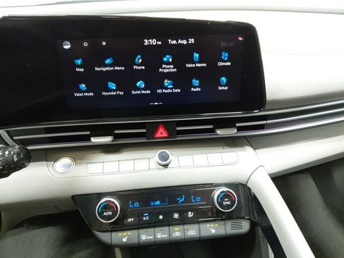 Used 2025 Hyundai Elantra SEL FWD image 28