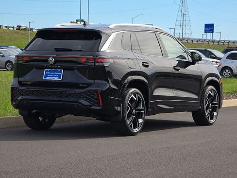 New 2026 Volkswagen Tiguan SEL R-Line AWD/4WD image 3