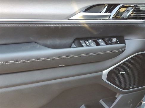 New 2026 Jeep Grand Wagoneer Limited image 17