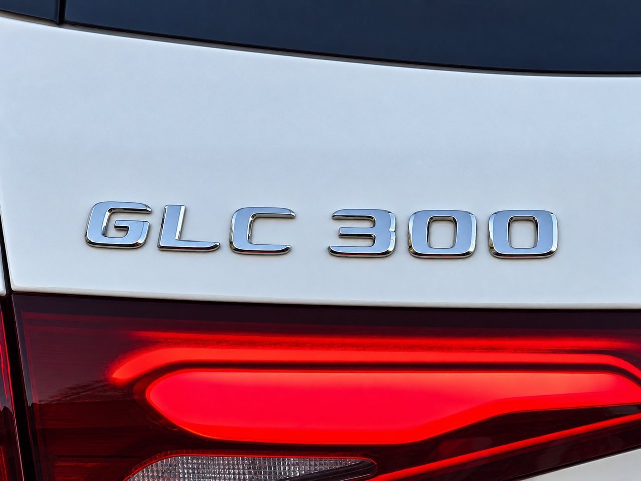 Used 2026 Mercedes-Benz GLC 300 4MATIC image 8