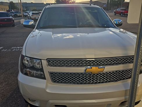 Used 2012 Chevrolet Avalanche LTZ RWD image 5
