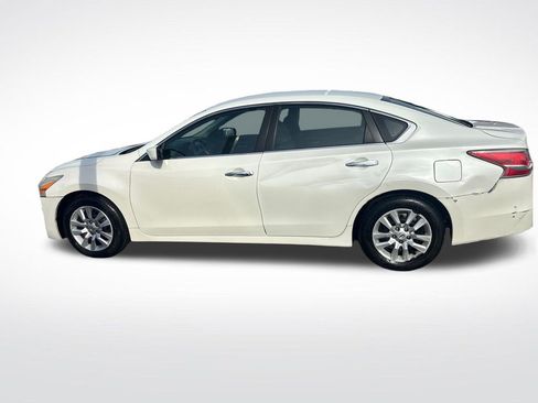 Used 2014 Nissan Altima 2.5 S image 2