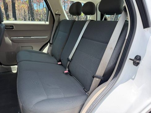 Used 2009 Ford Escape XLS FWD image 17