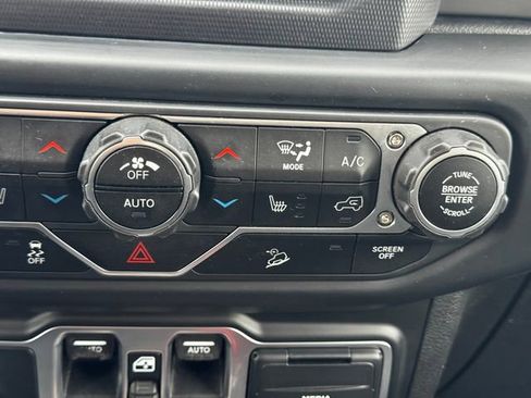 Certified 2018 Jeep Wrangler Unlimited Sport S AWD/4WD image 36