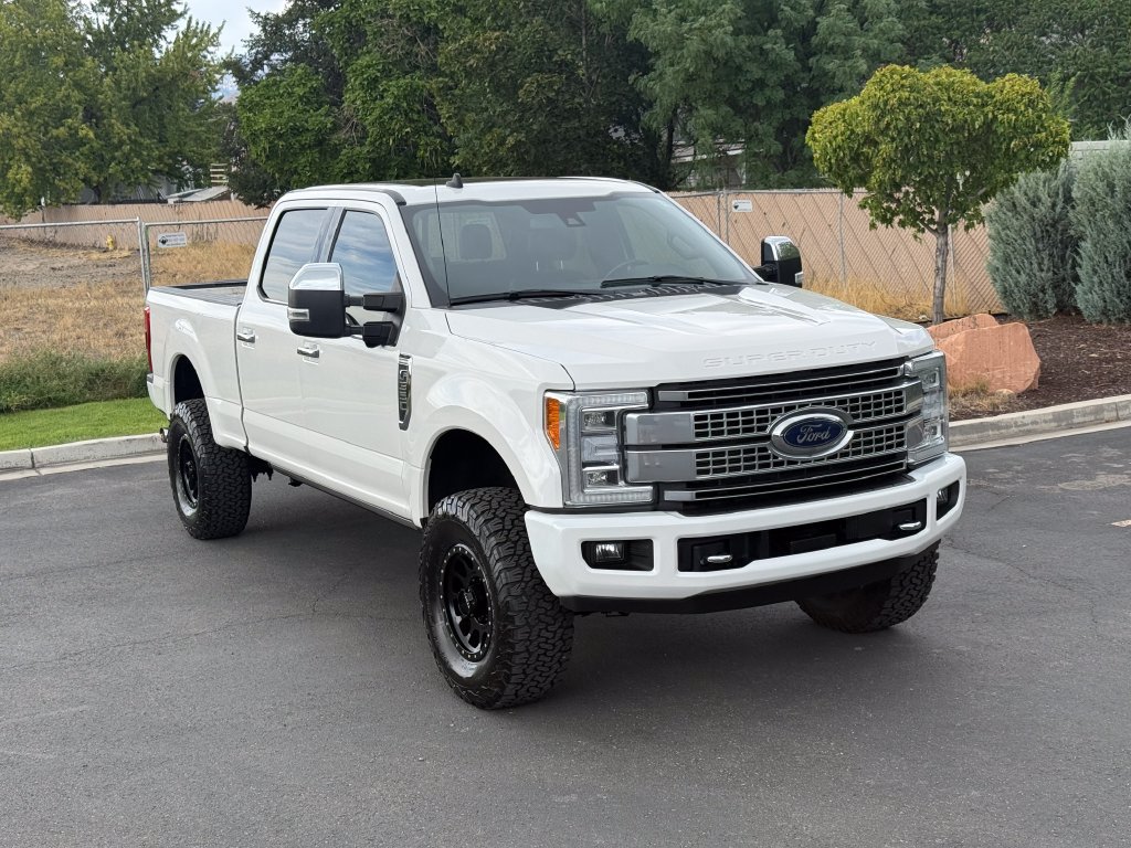 Used 2019 Ford F350 Platinum w/ Platinum Ultimate Package AWD/4WD image 2