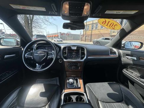 Used 2016 Chrysler 300 C Platinum w/ Safetytec Plus Group image 35