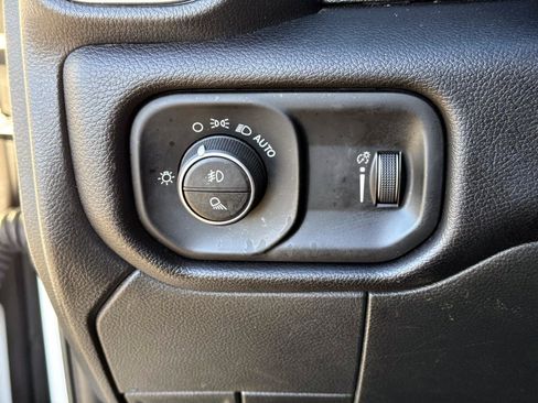 Used 2024 RAM 2500 Big Horn image 32