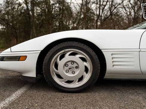 Used 1991 Chevrolet Corvette Coupe image 29