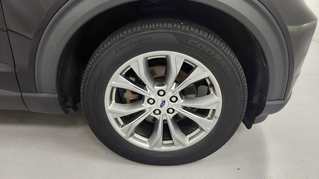 Used 2022 Ford Explorer Limited w/ Equipment Group 301A AWD/4WD image 9