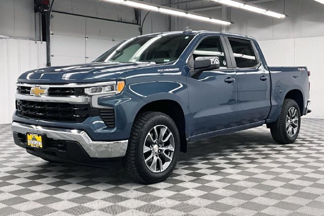 Used 2024 Chevrolet Silverado 1500 LT AWD/4WD image 13