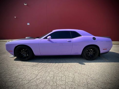 Used 2017 Dodge Challenger R/T Scat Pack RWD image 2