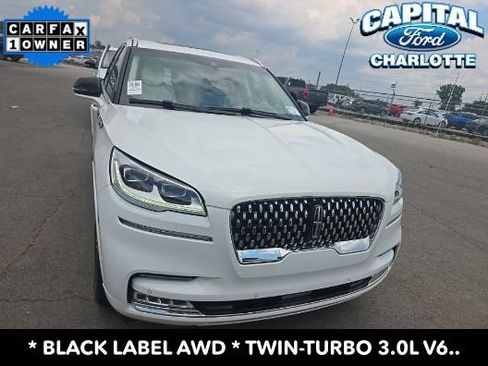 Used 2023 Lincoln Aviator Black Label w/ Class IV Trailer Tow Package AWD/4WD image 2