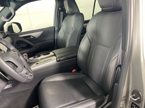 Used 2024 Lexus LX 600 F Sport image 10