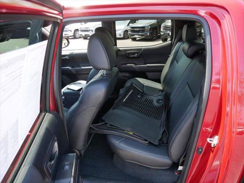 Certified 2019 Toyota Tacoma TRD Sport w/ TRD Premium Sport Package AWD/4WD image 12