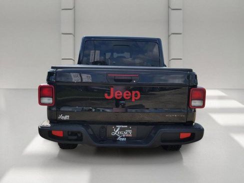 Used 2025 Jeep Gladiator Sport AWD/4WD image 5