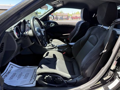 Used 2017 Nissan 370Z Coupe RWD image 15
