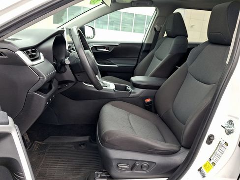 Used 2025 Toyota RAV4 XLE w/ Convenience Package AWD/4WD image 17