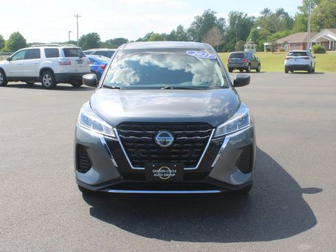 Used 2021 Nissan Kicks S FWD image 3