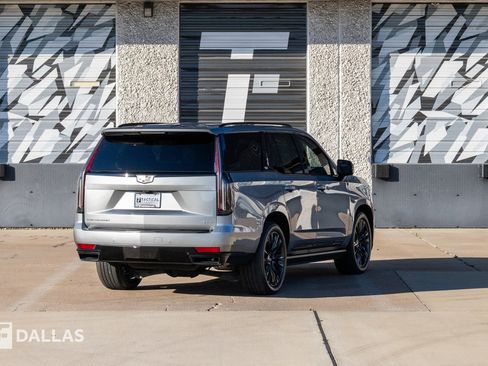 Used 2023 Cadillac Escalade Sport Platinum image 15