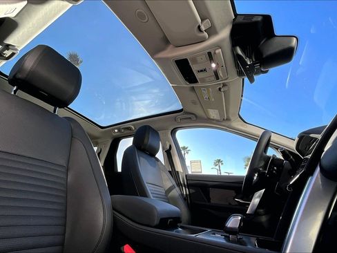 Used 2025 Land Rover Discovery Sport S image 22