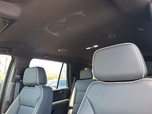 Used 2025 GMC Yukon Elevation image 14