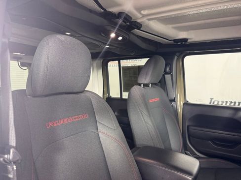 Used 2025 Jeep Wrangler Unlimited Rubicon image 32