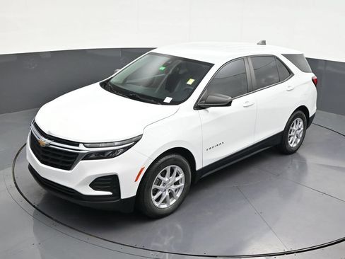 Used 2022 Chevrolet Equinox LS FWD image 15