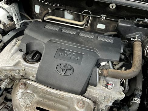 Used 2018 Toyota RAV4 XLE AWD/4WD image 31